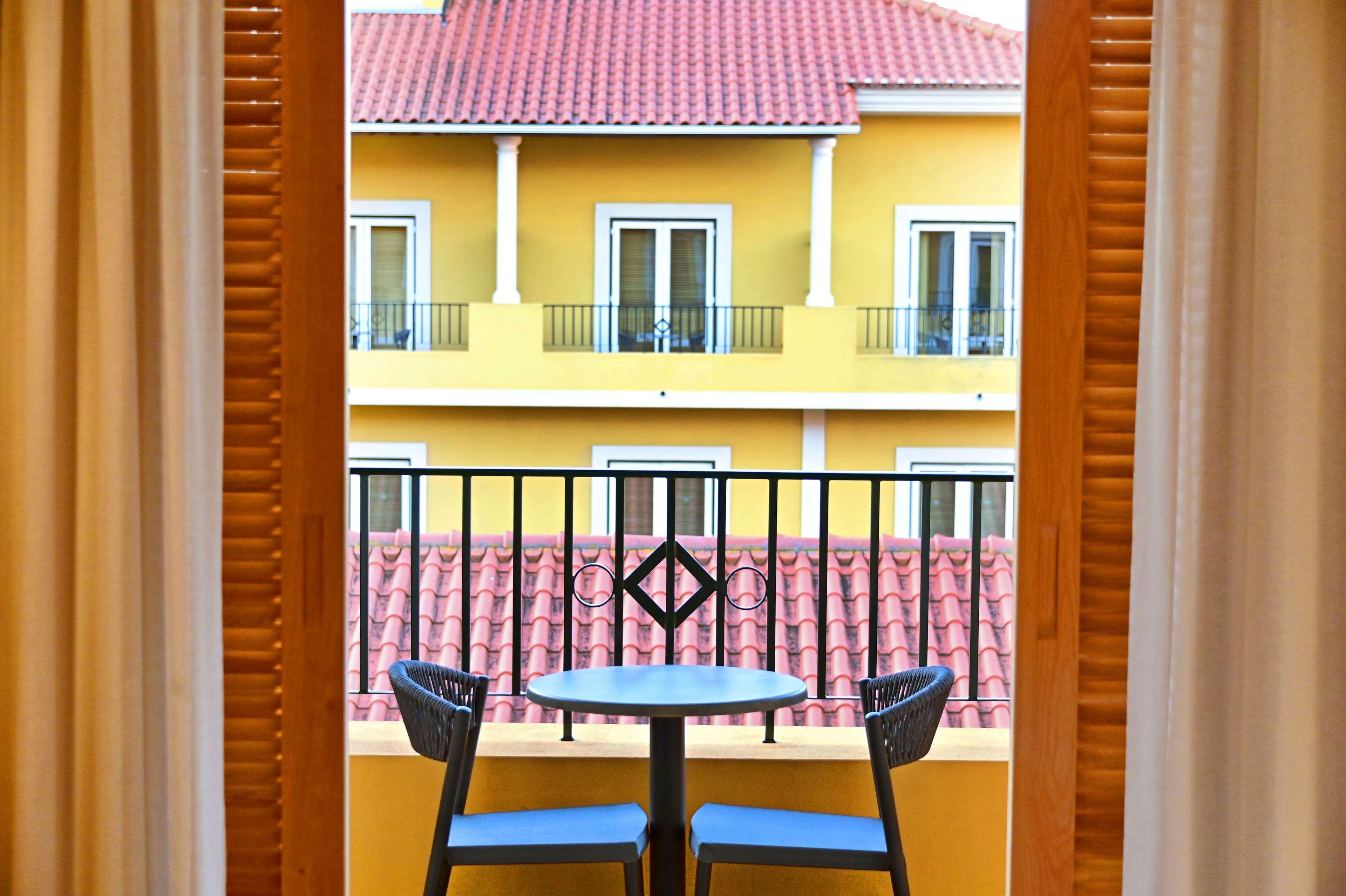 Dolce Camporeal Lisboa Turcifal Luaran gambar A balcony